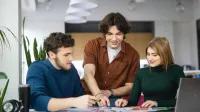 Główna grafika: Bydgoszcz-studia I stopnia-studenci podczas zajęć