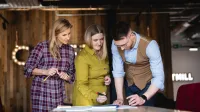 Logopedia | Studia podyplomowe w Bydgoszczy | Uniwersytet WSB Merito Bydgoszcz: Główna grafika: Bydgoszcz-studia podyplomowe-studenci podczas zajęć