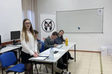 Debata oksfordzka w ramach Kujawsko‑Pomorskiej Ligi Debat na Uniwersytecie WSB Merito Bydgoszcz | 18.12.2025 [GALERIA ZDJĘĆ] | Aktualności | Uniwersytet WSB Merito Bydgoszcz: uczestnicy debaty oksfordzkiej