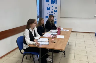 Debata oksfordzka w ramach Kujawsko‑Pomorskiej Ligi Debat na Uniwersytecie WSB Merito Bydgoszcz | 18.12.2025 [GALERIA ZDJĘĆ] | Aktualności | Uniwersytet WSB Merito Bydgoszcz: uczestnicy debaty oksfordzkiej