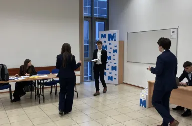 Debata oksfordzka w ramach Kujawsko‑Pomorskiej Ligi Debat na Uniwersytecie WSB Merito Bydgoszcz | 18.12.2025 [GALERIA ZDJĘĆ] | Aktualności | Uniwersytet WSB Merito Bydgoszcz: uczestnicy debaty