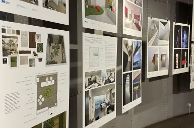 Wystawa prac studentów kierunku design w biznesie | 06.02–03.03.2026 [GALERIA ZDJĘĆ] | Aktualności | Uniwersytet WSB Merito Bydgoszcz: prace studentów kierunku design w biznesie