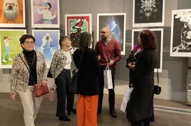 Wystawa prac studentów kierunku design w biznesie | 06.02–03.03.2026 [GALERIA ZDJĘĆ] | Aktualności | Uniwersytet WSB Merito Bydgoszcz: uczestnicy wernisażu prac studentów kierunku design w biznesie