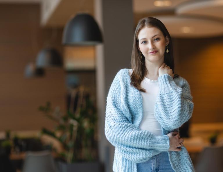 Stypendia i zniżki | Uniwersytet WSB Merito Bydgoszcz: studentka_uniwersytet_merito