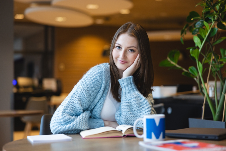 Logistyka | Studia I stopnia w Bydgoszczy | Uniwersytet WSB Merito Bydgoszcz: Studentka_I_II_st