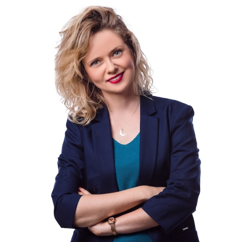 Wybór po studiach nie musi być trudny - uzyskaj dostęp do bezpłatnych podcastów | Aktualności | Uniwersytet WSB Merito Bydgoszcz: Joanna Cieślak Ospalska
