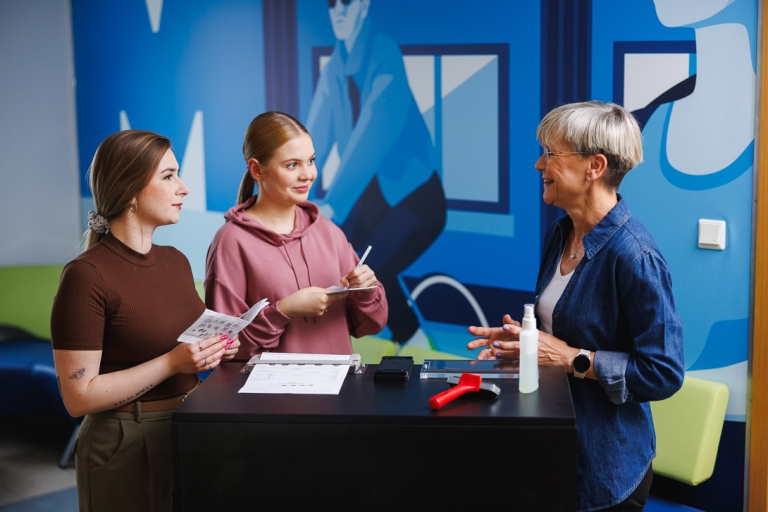 Kryminologia z elementami kryminalistyki | Studia II stopnia w Chorzowie | Uniwersytet WSB Merito Chorzów: pobieranie odcisków palców