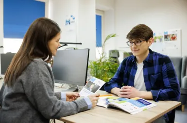 Our campus | WSB Merito Opole University: Student with a councellor
