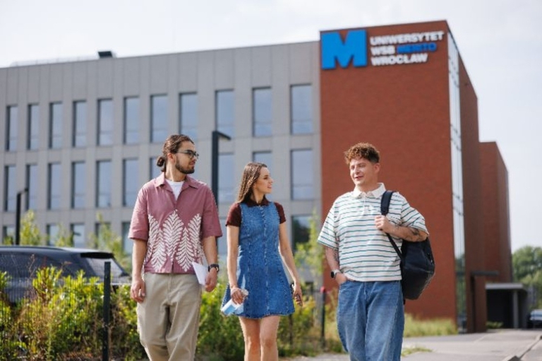 Search results | WSB Merito Universities: Students outdoor in Wrocław