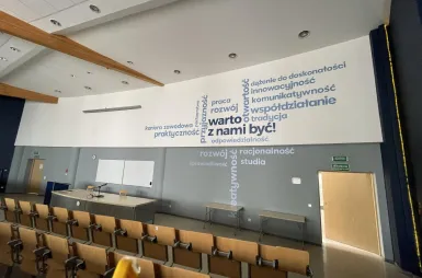 Our campus | WSB Merito Toruń University: aula Uniwersytetu WSB Merito w Toruniu