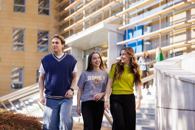 Search results | WSB Merito Warsaw University: A group of students walking outside building