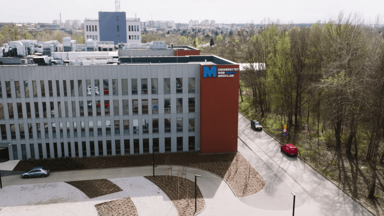 Our campus | WSB Merito Wrocław University: budynek g