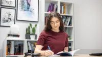 Bezpieczeństwo energetyczne i odnawialne źródła energii | Studia II stopnia w Gdańsku | Uniwersytet WSB Merito w Gdańsku: studentka-ksiazka-biblioteka