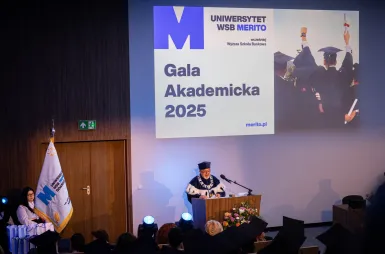 Uroczystość wręczenia dyplomów absolwentom 2025 za nami! | Aktualności | Uniwersytet WSB Merito w Gdańsku: zdj