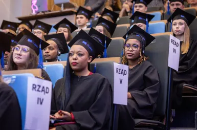 Uroczystość wręczenia dyplomów absolwentom 2025 za nami! | Aktualności | Uniwersytet WSB Merito w Gdańsku: zdj
