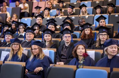 Uroczystość wręczenia dyplomów absolwentom 2025 za nami! | Aktualności | Uniwersytet WSB Merito w Gdańsku: zdj