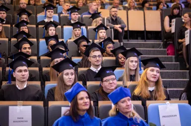 Uroczystość wręczenia dyplomów absolwentom 2025 za nami! | Aktualności | Uniwersytet WSB Merito w Gdańsku: zdj