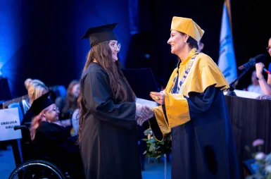 Uroczystość wręczenia dyplomów absolwentom 2025 za nami! | Aktualności | Uniwersytet WSB Merito w Gdańsku: Zdjęcie