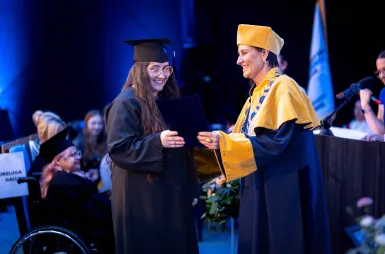 Uroczystość wręczenia dyplomów absolwentom 2025 za nami! | Aktualności | Uniwersytet WSB Merito w Gdańsku: zdj