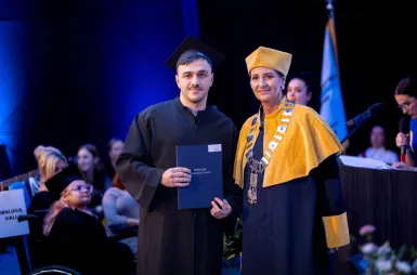 Uroczystość wręczenia dyplomów absolwentom 2025 za nami! | Aktualności | Uniwersytet WSB Merito w Gdańsku: Zdjęcie