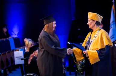 Uroczystość wręczenia dyplomów absolwentom 2025 za nami! | Aktualności | Uniwersytet WSB Merito w Gdańsku: Zdjęcie