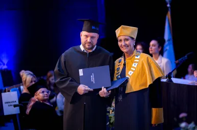 Uroczystość wręczenia dyplomów absolwentom 2025 za nami! | Aktualności | Uniwersytet WSB Merito w Gdańsku: Zdjęcie