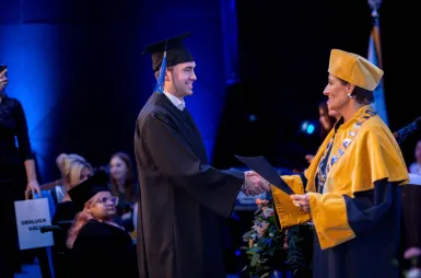 Uroczystość wręczenia dyplomów absolwentom 2025 za nami! | Aktualności | Uniwersytet WSB Merito w Gdańsku: Zdjęcie