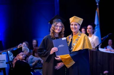 Uroczystość wręczenia dyplomów absolwentom 2025 za nami! | Aktualności | Uniwersytet WSB Merito w Gdańsku: Zdjęcie