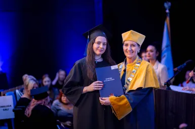 Uroczystość wręczenia dyplomów absolwentom 2025 za nami! | Aktualności | Uniwersytet WSB Merito w Gdańsku: zdj