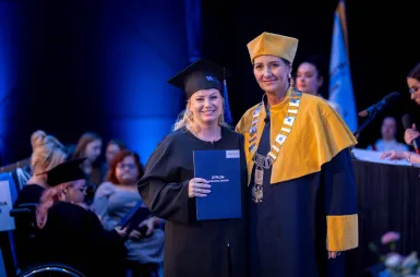 Uroczystość wręczenia dyplomów absolwentom 2025 za nami! | Aktualności | Uniwersytet WSB Merito w Gdańsku: Zdjęcie