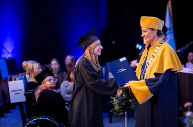 Uroczystość wręczenia dyplomów absolwentom 2025 za nami! | Aktualności | Uniwersytet WSB Merito w Gdańsku: Zdjęcie
