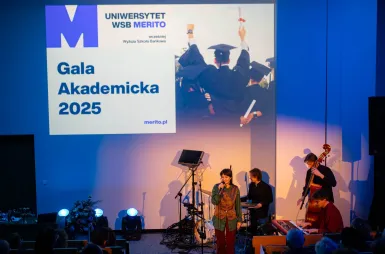 Uroczystość wręczenia dyplomów absolwentom 2025 za nami! | Aktualności | Uniwersytet WSB Merito w Gdańsku: zdjęcie