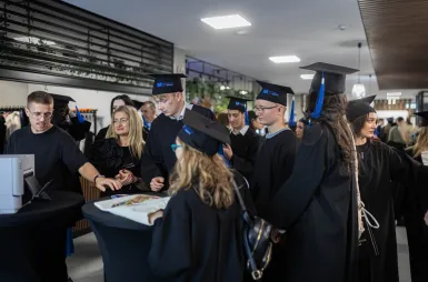 Uroczystość wręczenia dyplomów absolwentom 2025 za nami! | Aktualności | Uniwersytet WSB Merito w Gdańsku: zdjęcie