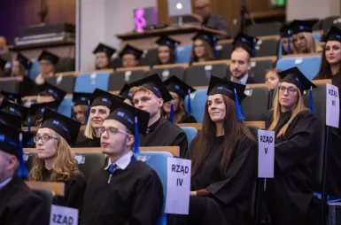 Uroczystość wręczenia dyplomów absolwentom 2025 za nami! | Aktualności | Uniwersytet WSB Merito w Gdańsku: zdjecie
