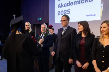 Uroczystość wręczenia dyplomów absolwentom 2025 za nami! | Aktualności | Uniwersytet WSB Merito w Gdańsku: zdj