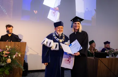 Uroczystość wręczenia dyplomów absolwentom 2025 za nami! | Aktualności | Uniwersytet WSB Merito w Gdańsku: Zdjęcie