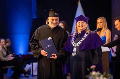 Uroczystość wręczenia dyplomów absolwentom 2025 za nami! | Aktualności | Uniwersytet WSB Merito w Gdańsku: Zdjęcie