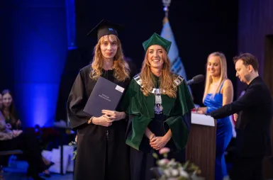 Uroczystość wręczenia dyplomów absolwentom 2025 za nami! | Aktualności | Uniwersytet WSB Merito w Gdańsku: Zdjęcie