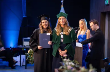 Uroczystość wręczenia dyplomów absolwentom 2025 za nami! | Aktualności | Uniwersytet WSB Merito w Gdańsku: zdjecie