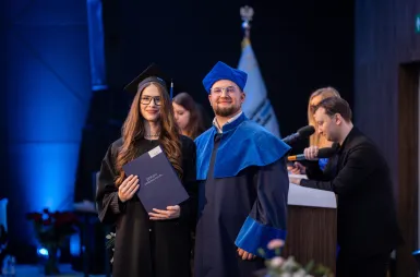 Uroczystość wręczenia dyplomów absolwentom 2025 za nami! | Aktualności | Uniwersytet WSB Merito w Gdańsku: Zdjęcie