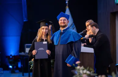 Uroczystość wręczenia dyplomów absolwentom 2025 za nami! | Aktualności | Uniwersytet WSB Merito w Gdańsku: zdjecie