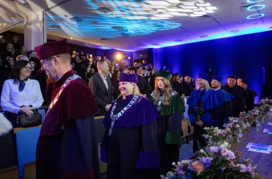 Uroczystość wręczenia dyplomów absolwentom 2025 za nami! | Aktualności | Uniwersytet WSB Merito w Gdańsku: zdj