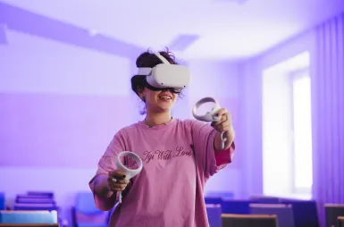 Wyniki wyszukiwania | Uniwersytet WSB Merito w Gdańsku: Studentka w googlach VR
