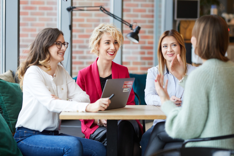 HR Tech. Kompetencje miękkie w erze AI | Studia podyplomowe w Gdańsku | Uniwersytet WSB Merito w Gdańsku: Obszar HR - ilustracja