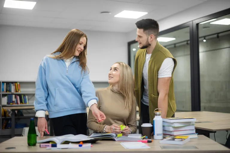 Inżynieria zarządzania - studia inżynierskie | Studia I stopnia w Gdańsku | Uniwersytet WSB Merito w Gdańsku: studenci-ksiazka-biblioteka