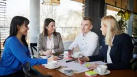 Tworzenie aplikacji internetowych i mobilnych | Studia podyplomowe w Gdyni | Uniwersytet WSB Merito Gdynia: Wspólne spotkanie słuchaczy studiów podyplomowych w restauracji