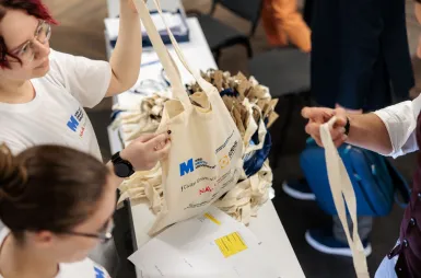 Leader 2050 - międzynarodowy dialog o przyszości | Aktualności | Uniwersytet WSB Merito Gdynia: Leader 2050