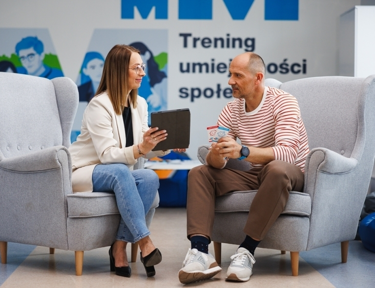 Komunikacja. Nauczyciel, uczeń, rodzic. Jak efektywnie komunikować się z innymi | Uniwersytet WSB Merito Gdynia: Zdjęcie