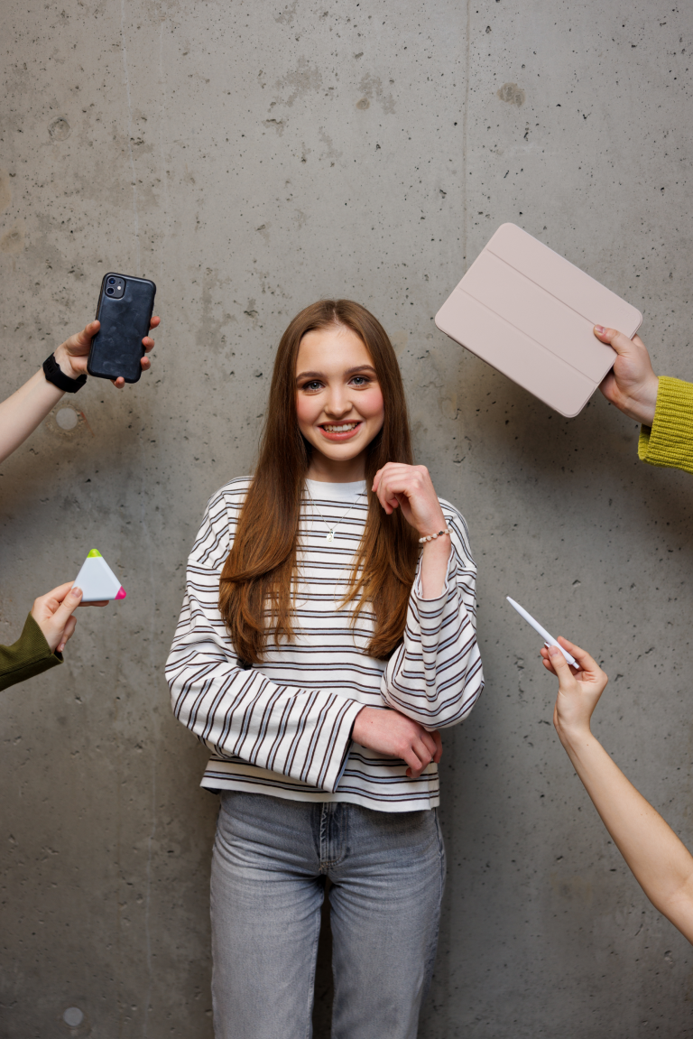 Studia I stopnia w Gdyni | Uniwersytet WSB Merito Gdynia: Studentka z atrybutami 