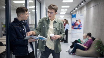Administracja bezpieczeństwa publicznego | Studia II stopnia w Łodzi | Uniwersytet WSB Merito Łódź: Student Uniwersytetu WSB Merito w Łodzi uczy się.